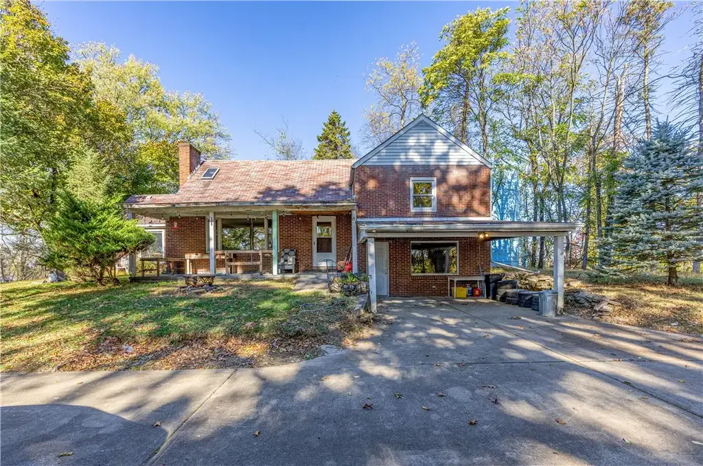 2035 Aurora Drive , New Kensington