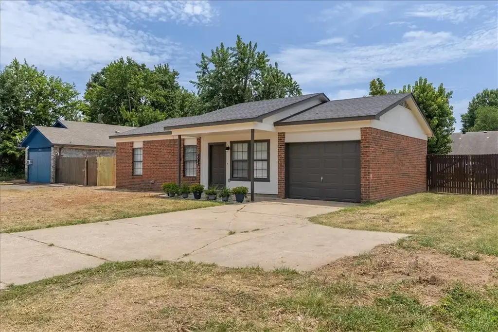 3514 W Olive Street, Rogers
