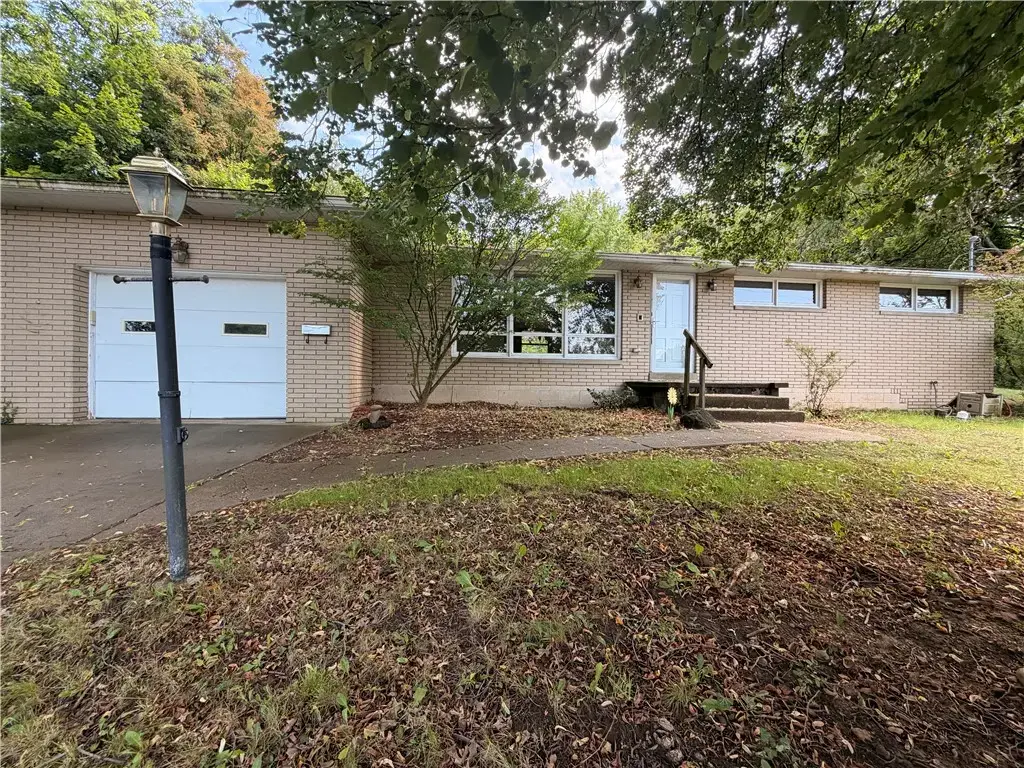 708 Florida Avenue , Jeannette