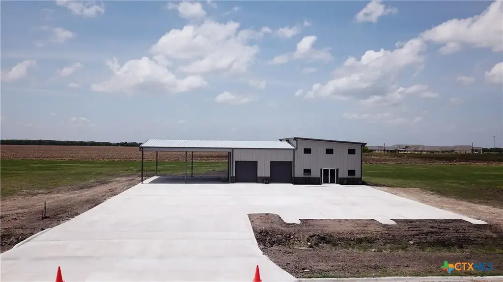 406 Independence, Port Lavaca
