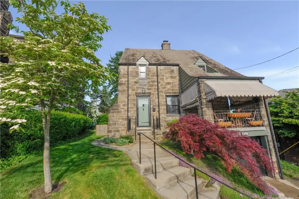 652 Royce Avenue , Mt Lebanon