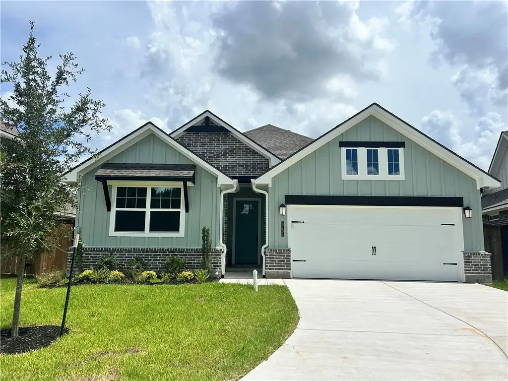 3704 Panola Park, College Station