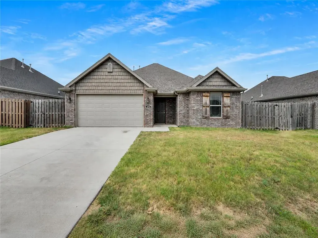 470 Holly Street, Centerton