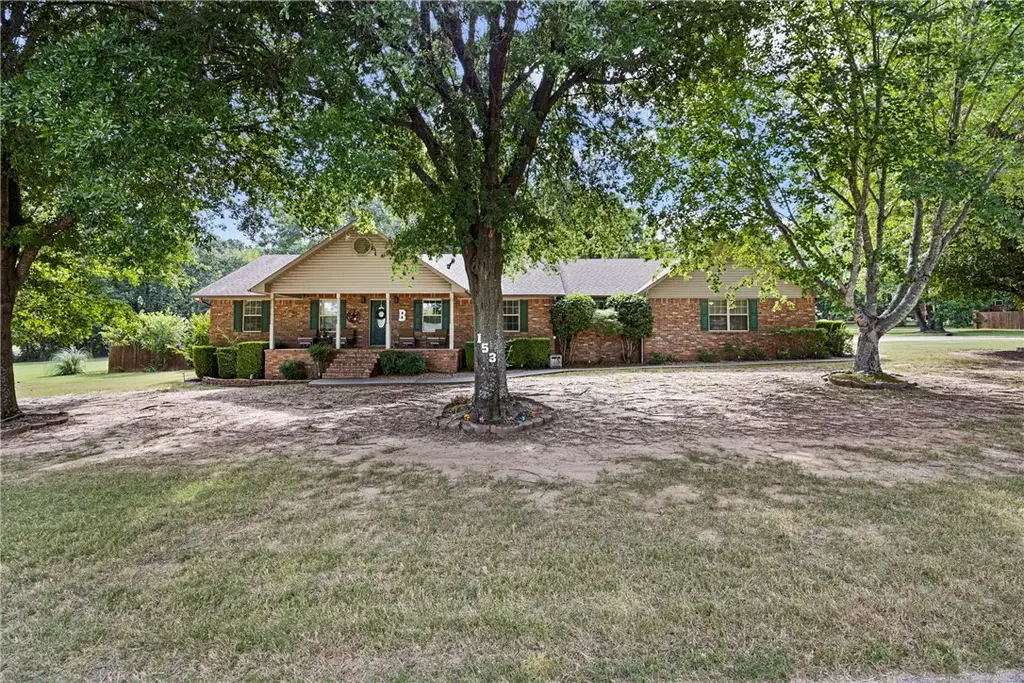 153 Channel Circle, Russellville