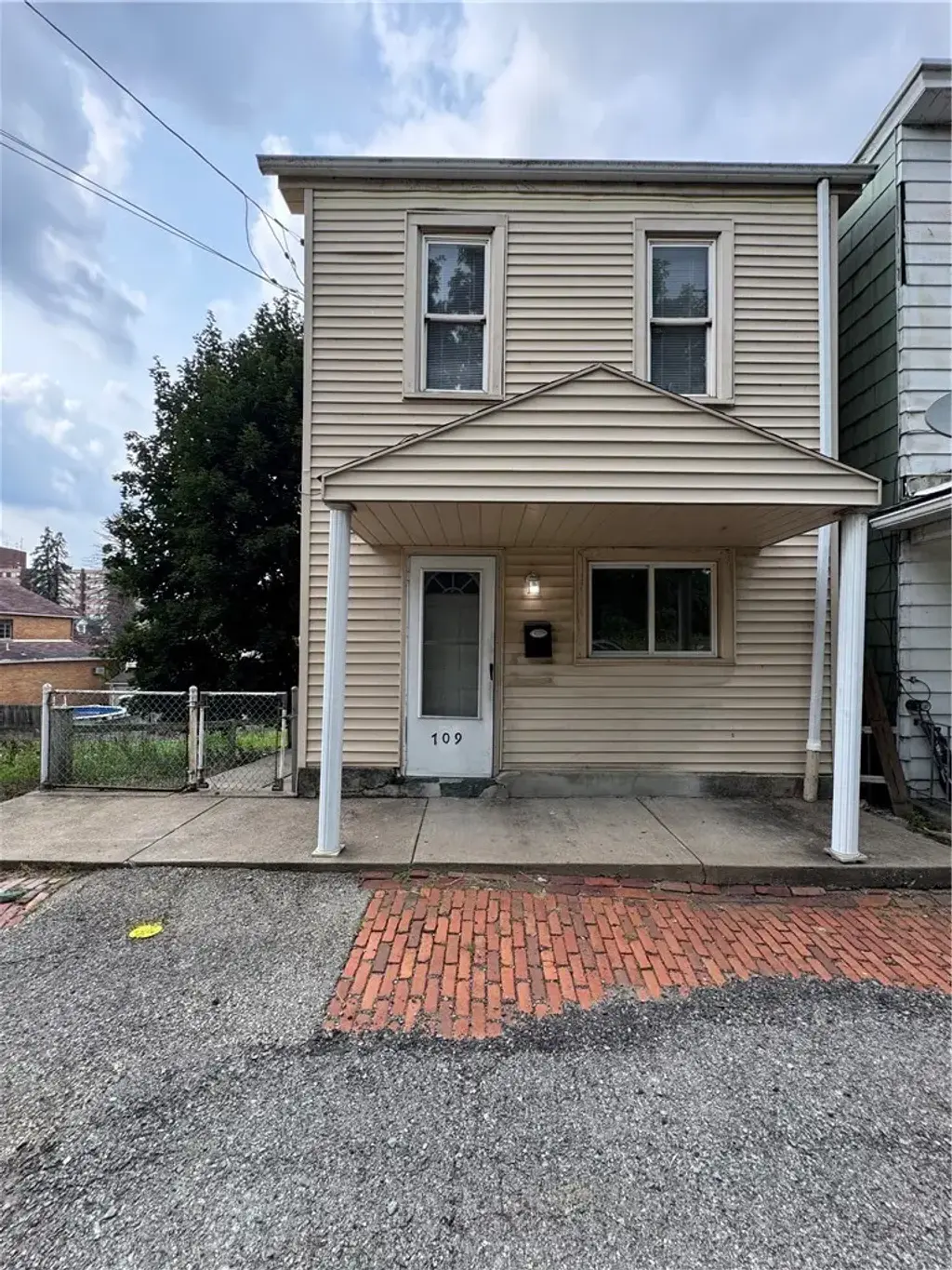 709 Fairview Avenue , McKeesport