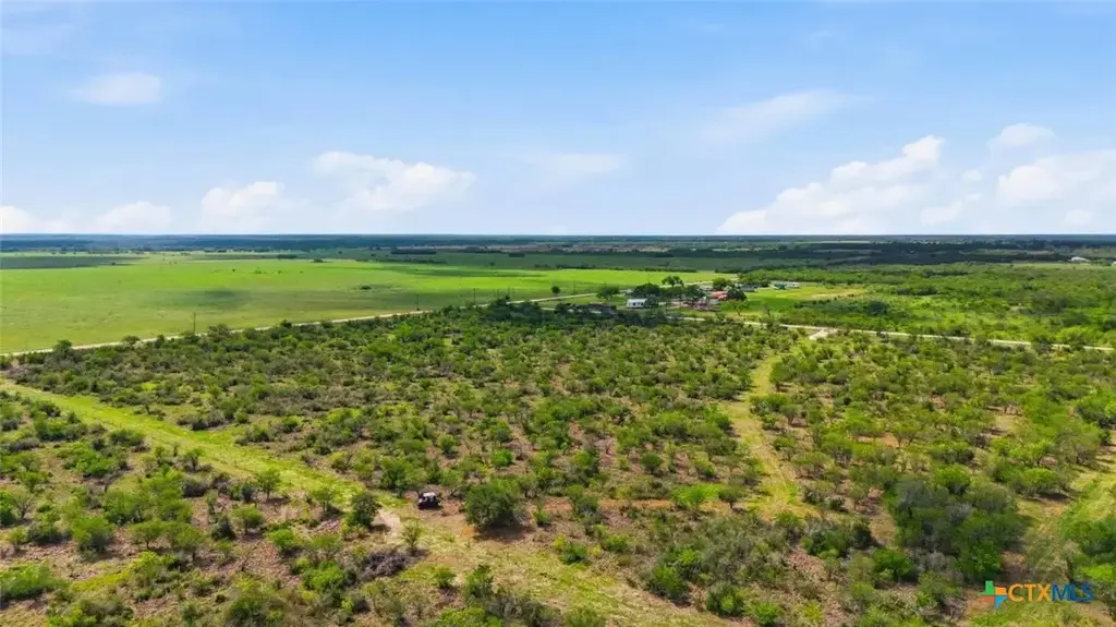 62 D Machicek Rd, Goliad