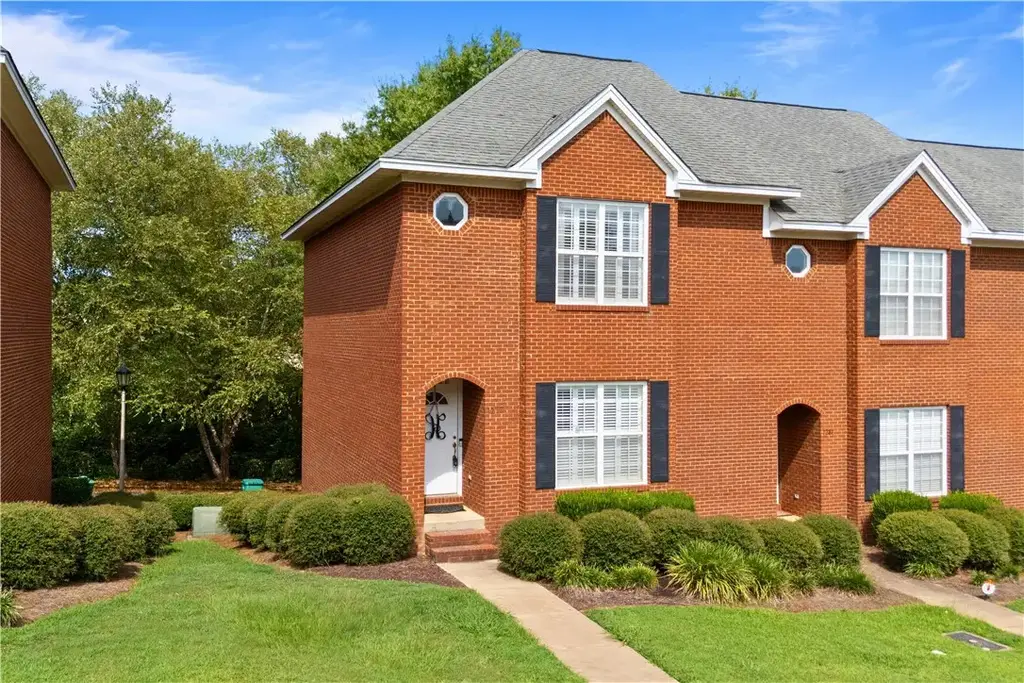 1277 N Dean Rd, Auburn