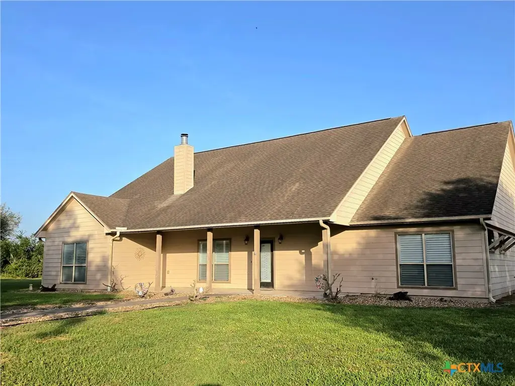 565 E Ward Street, Goliad