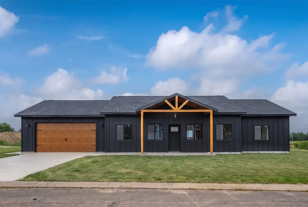 210 Sandhill Street, Turtle Lake