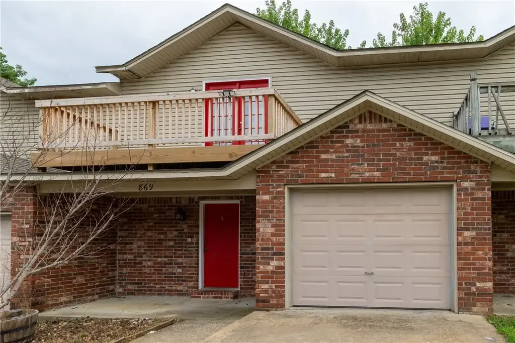 869 Peachtree Drive, Fayetteville