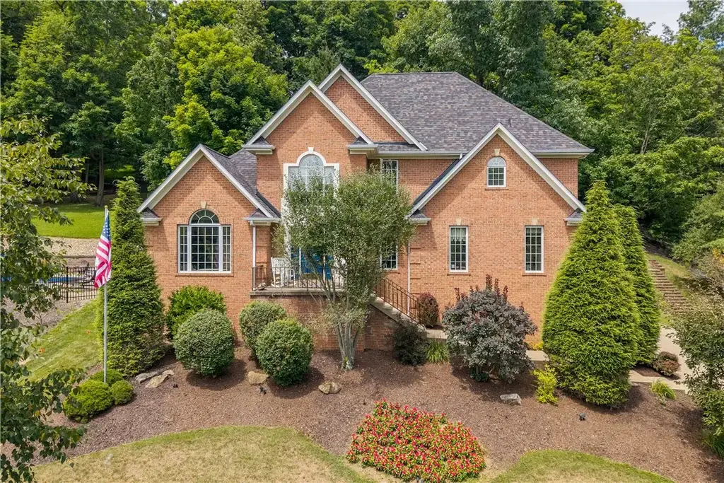 708 Acorn Lane, Jefferson Hills