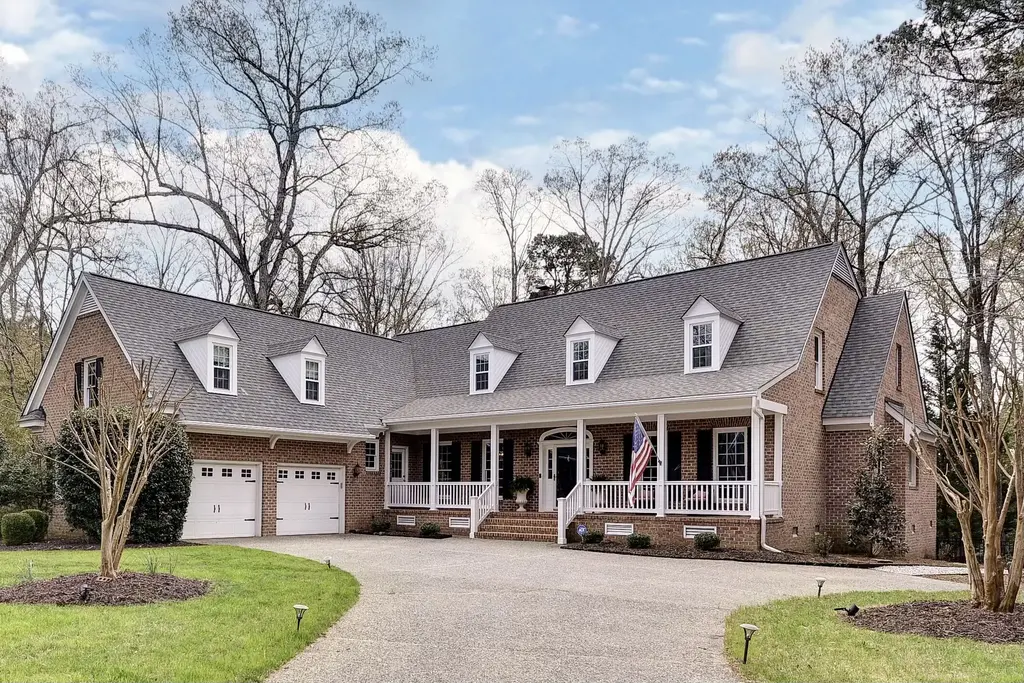 2333 W Island Road, Williamsburg