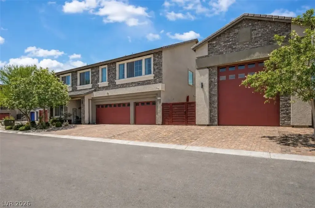 8557 S Pioneer Way, Las Vegas