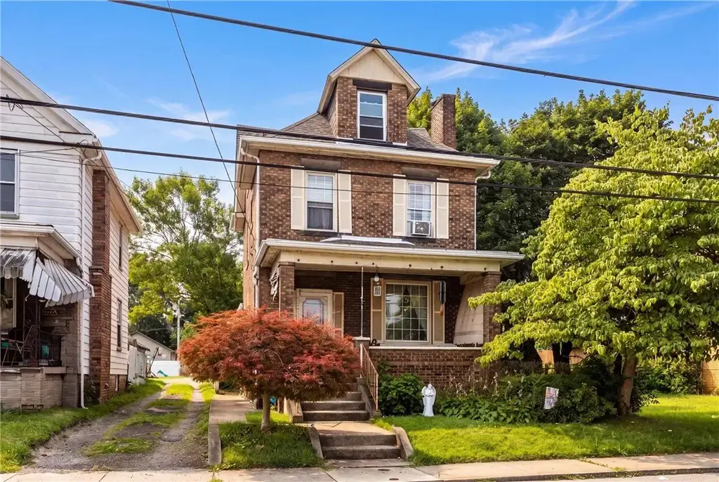 423 Deer Lane, Rochester