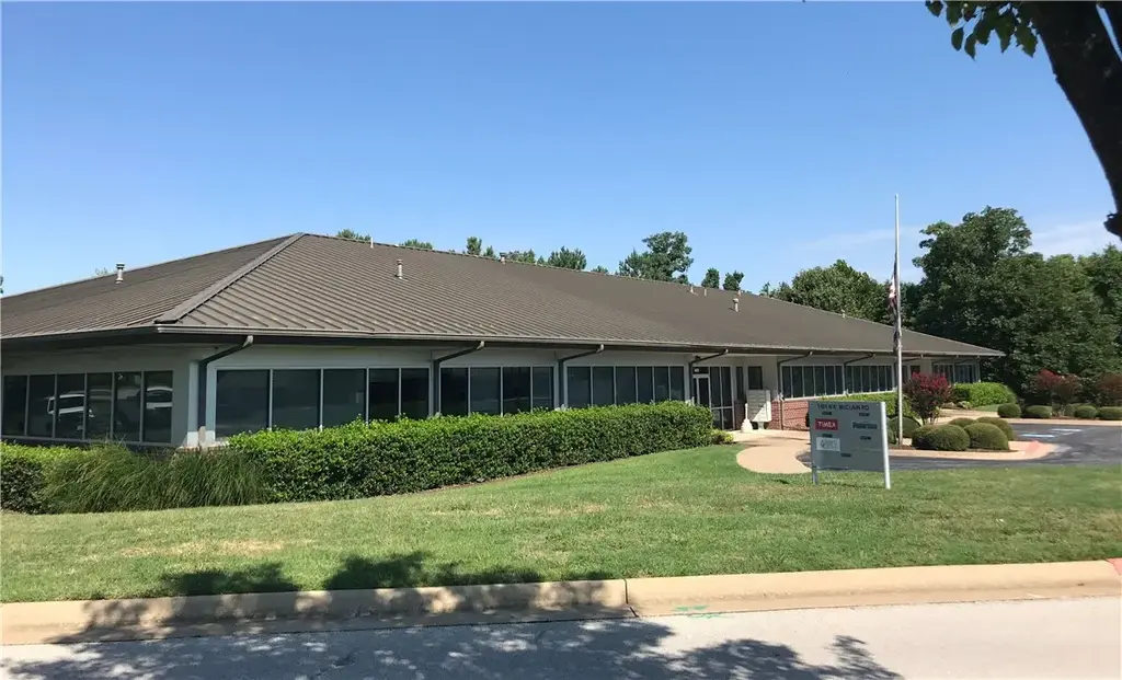 1401 Ne Mcclain Road 9, Bentonville