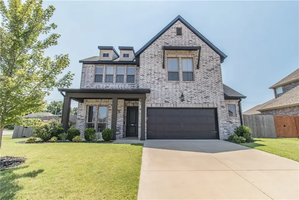 1431 Cave Stream Drive, Cave Springs