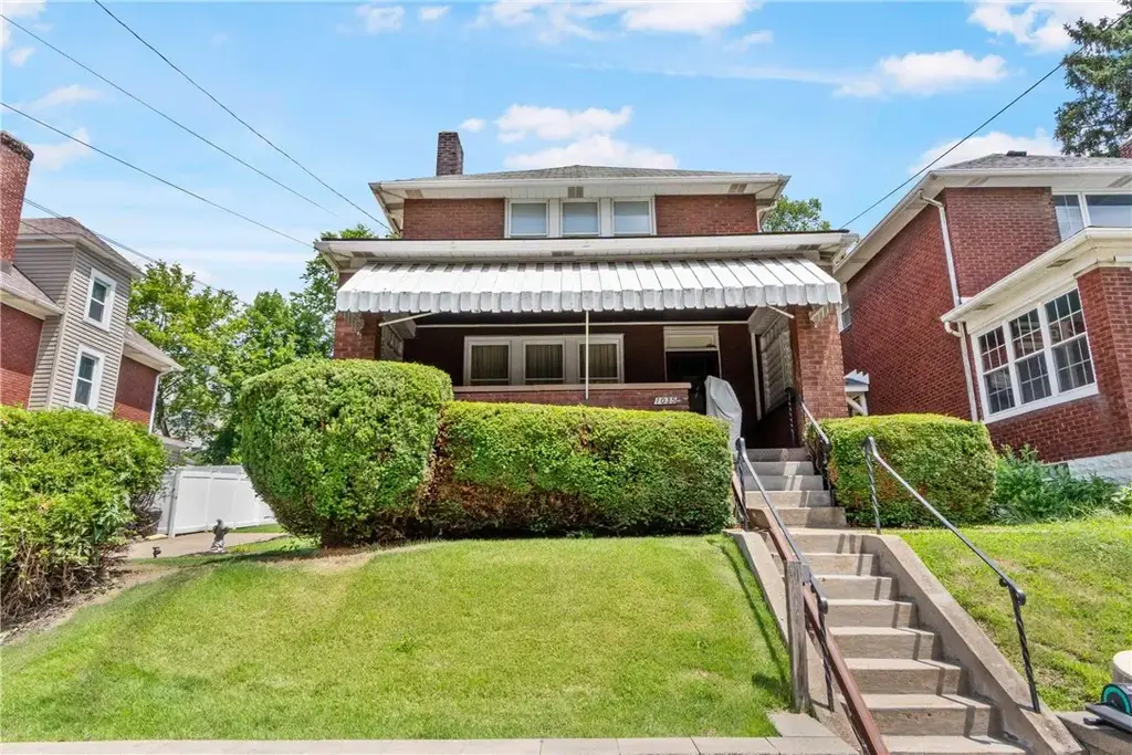 1035 Woodbourne Avenue , Brookline