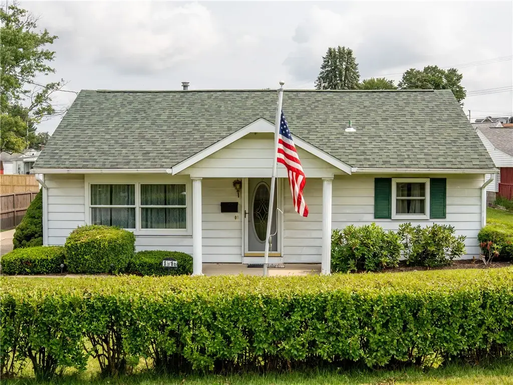 1916 South Drive , Hopewell