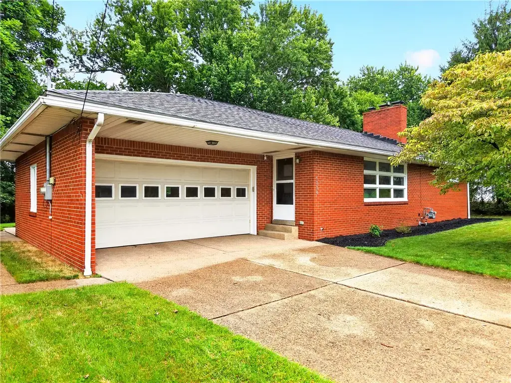 1234 Highland Avenue , Harmony