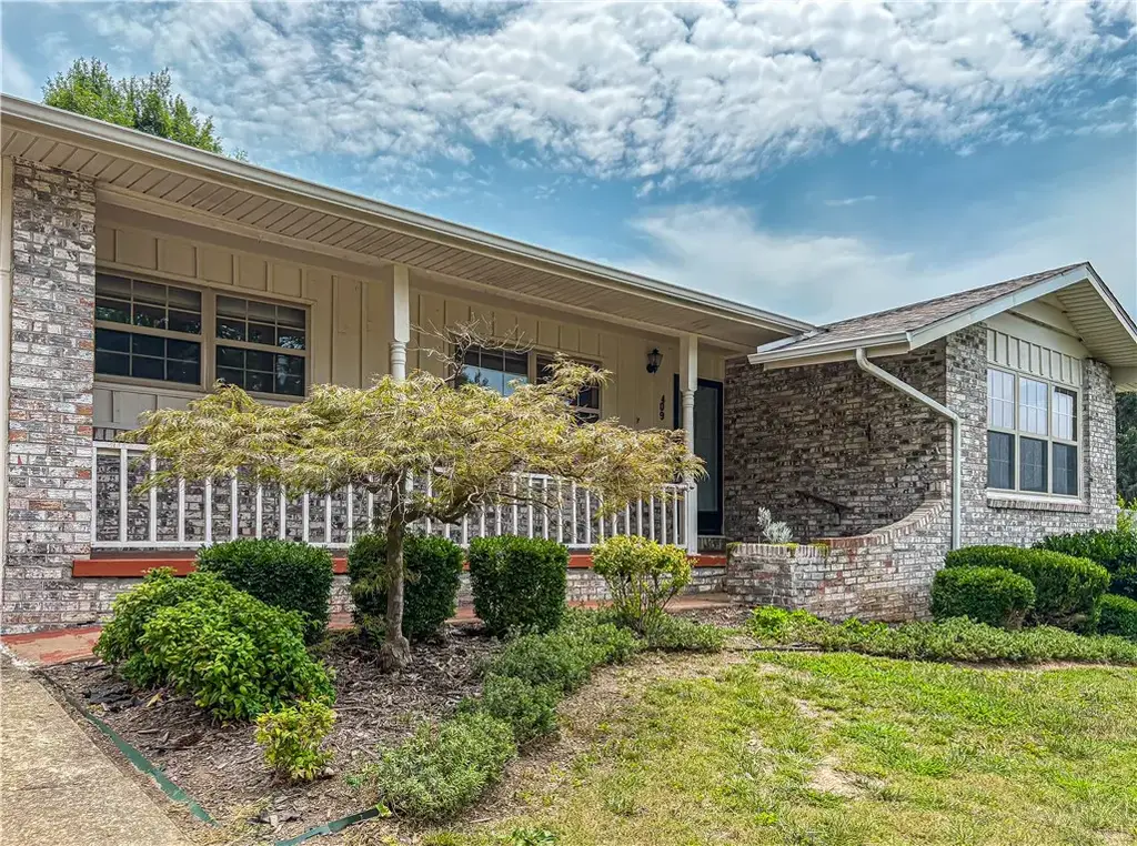 409 Skyline Drive, Harrison