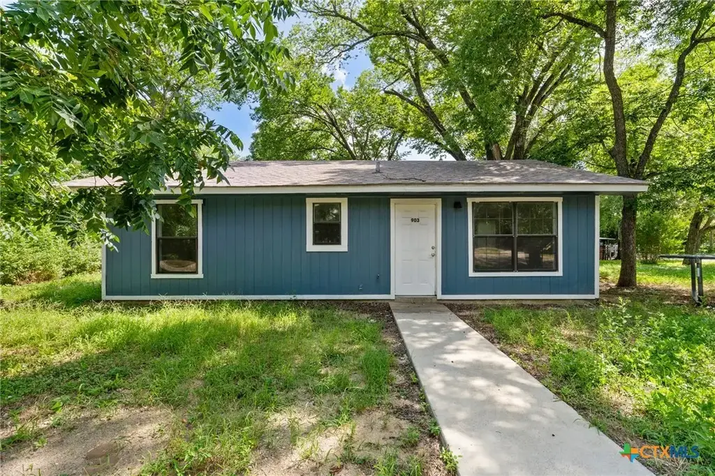 903 W 1st Street, Cameron