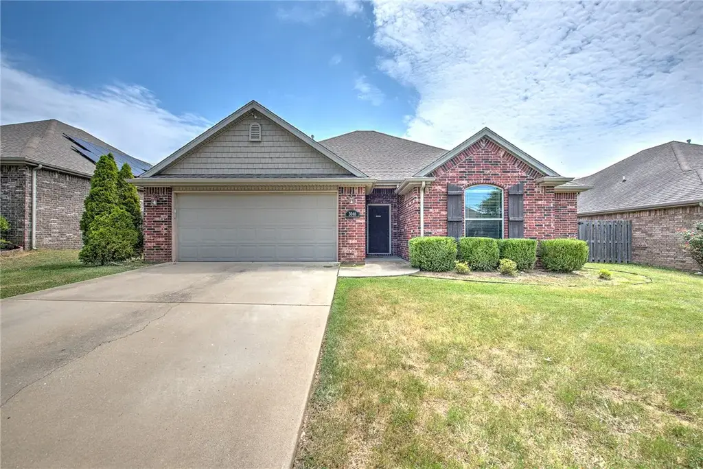 3046 N Autumn Rose Avenue, Fayetteville