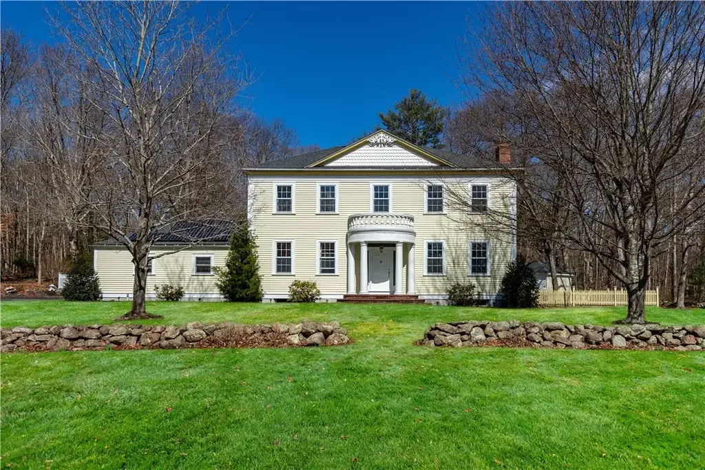 73 Nottingham Dr, Scituate
