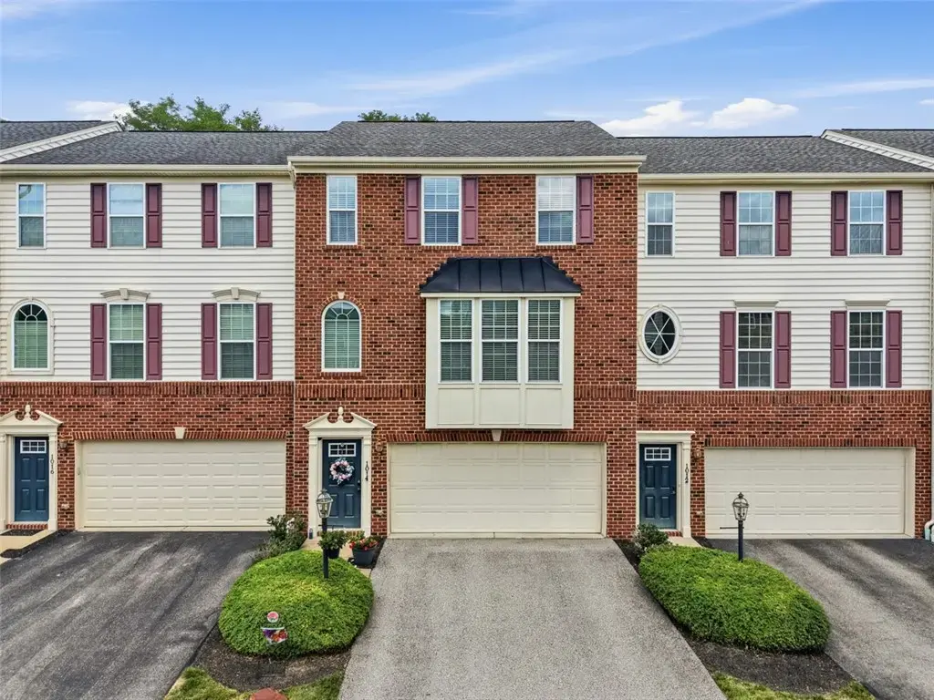 1014 Grey Fox Circle, Collier