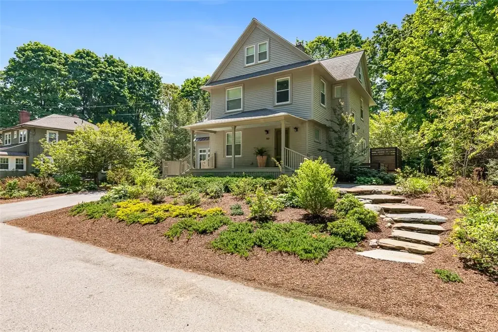 10 Pine Rd, Sharon