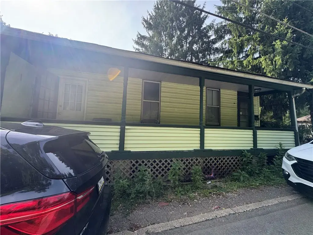 1004 Ravine Street , Munhall