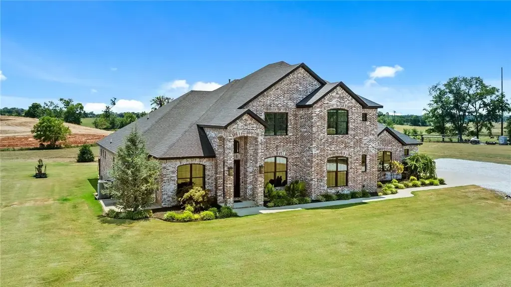 10794 Sw Grand Summit Lane, Bentonville