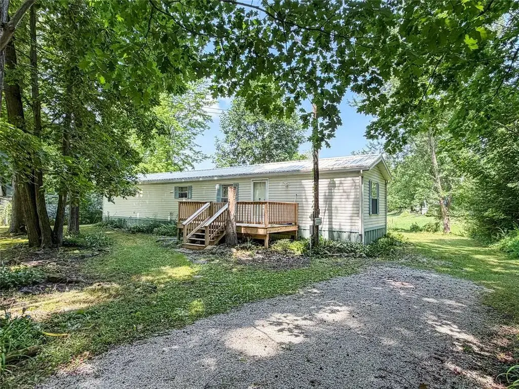 10011 Seminole Trail , Shenango