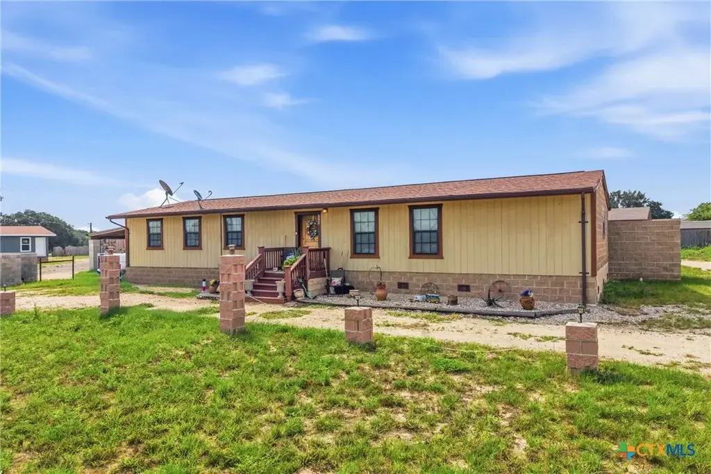 288 County Road 341, La Vernia