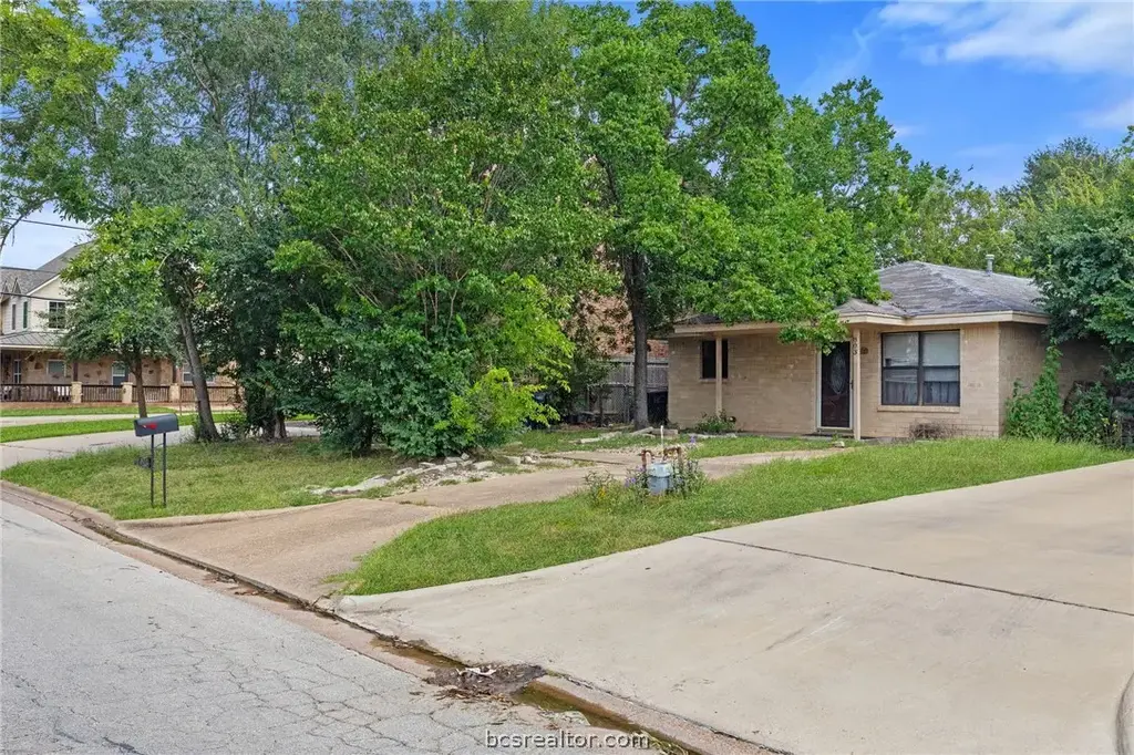 803 Fairview Avenue, College Station