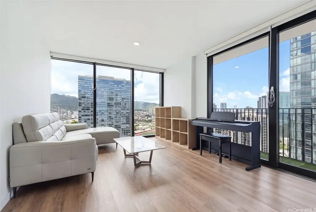 987 Queen Street # 2814, Honolulu