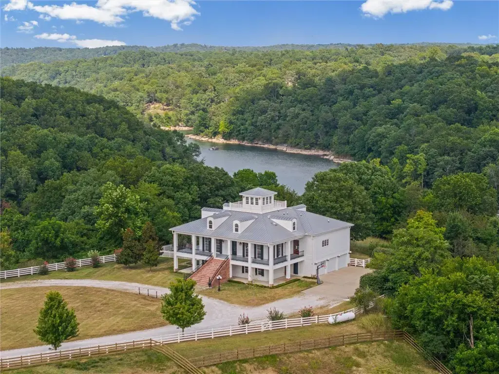 14092 Lake Point Drive, Lowell