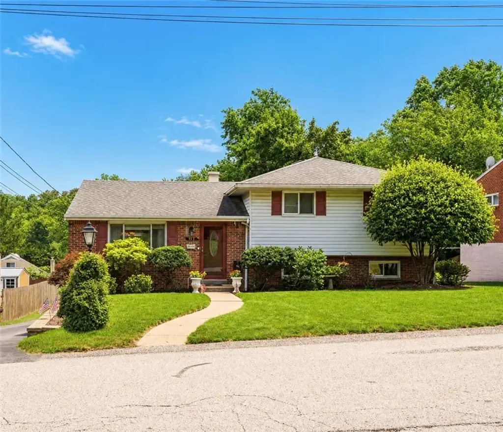 115 Ashley Drive , Verona