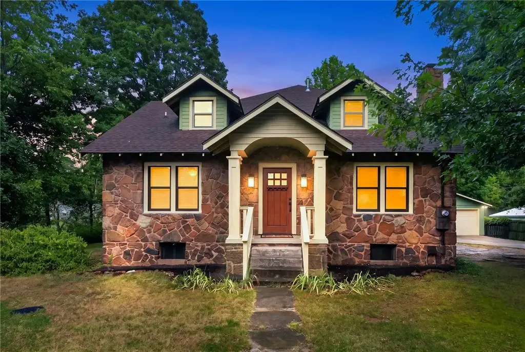 846 Mission Boulevard, Fayetteville