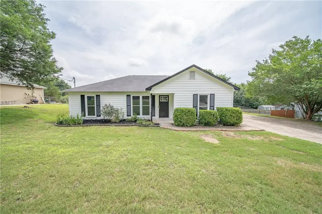 54 Lee Road 918, Phenix City