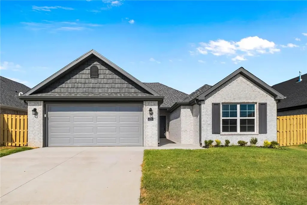 4225 W Barhem Drive, Fayetteville