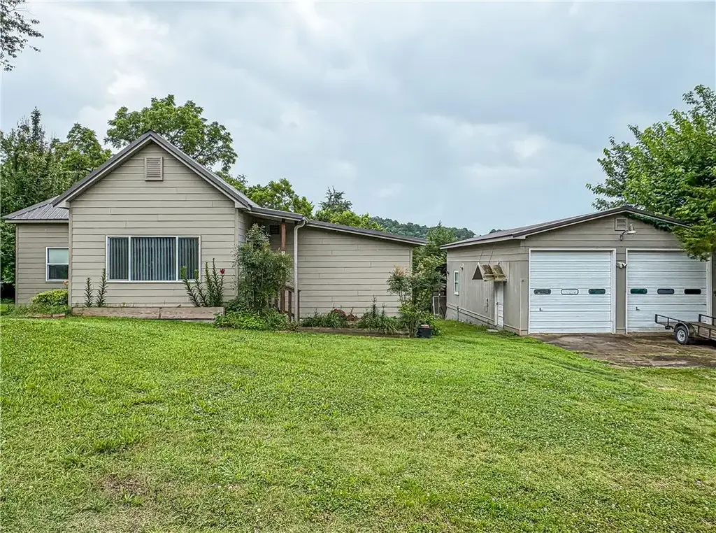 504 Mclean Avenue, Cotter