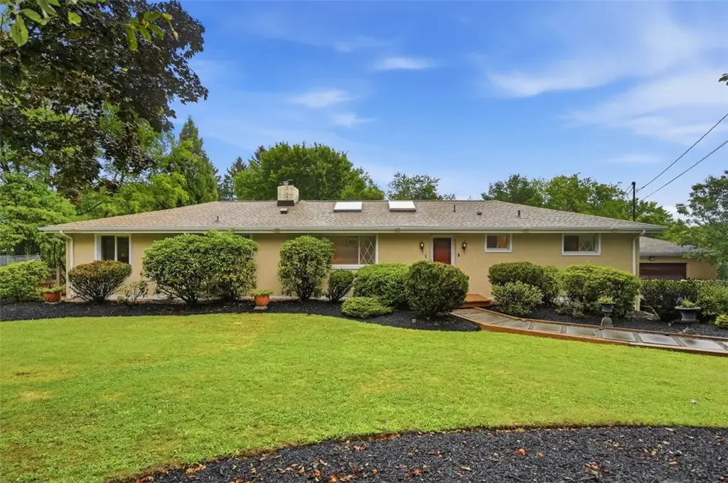 2156 Reis Run Road , Franklin Park