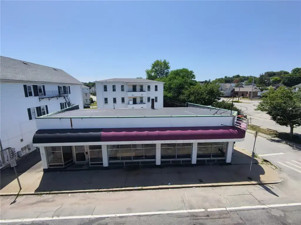 1380 Plainfield St, Cranston