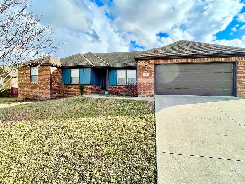 420 Trieste Drive, Centerton