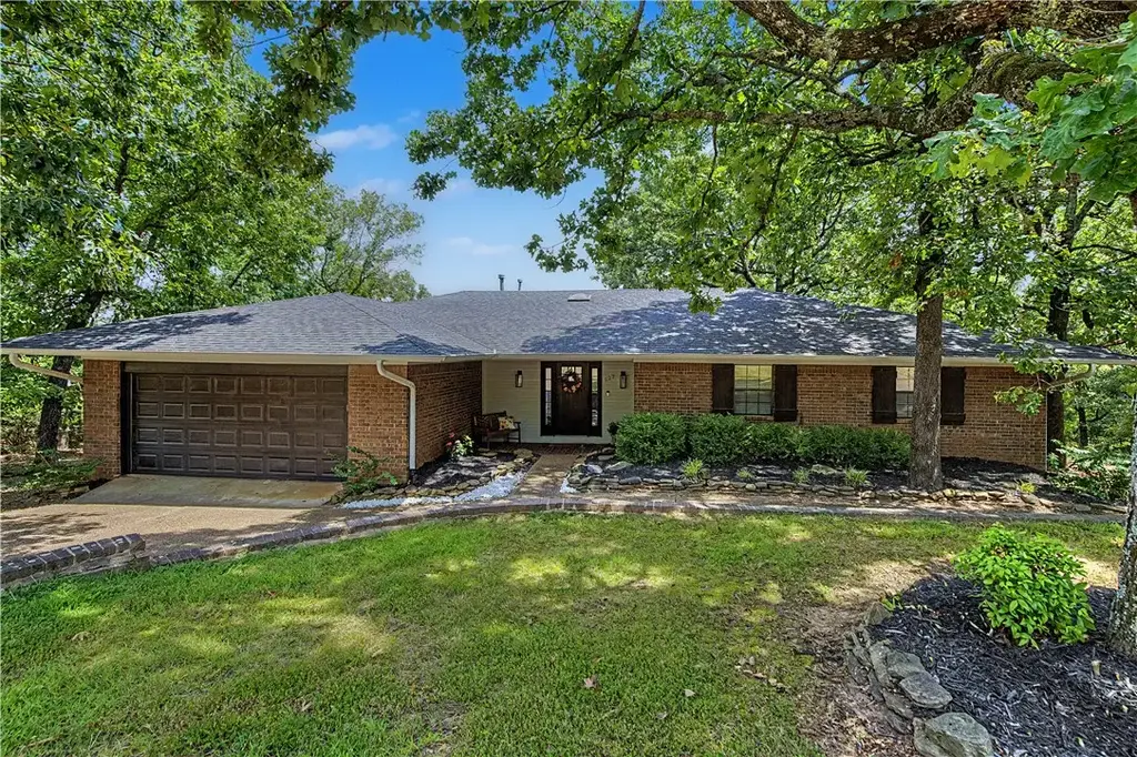 527 Beverly Hills Drive, Van Buren