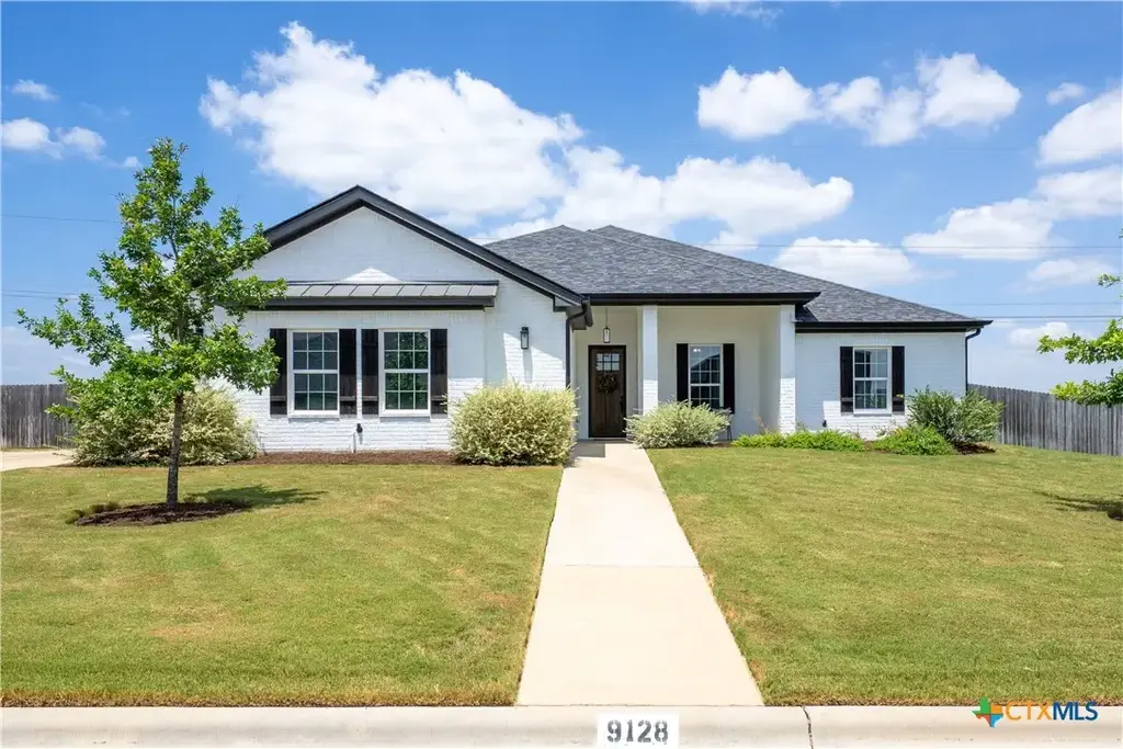9128 Green Tree Drive, Salado