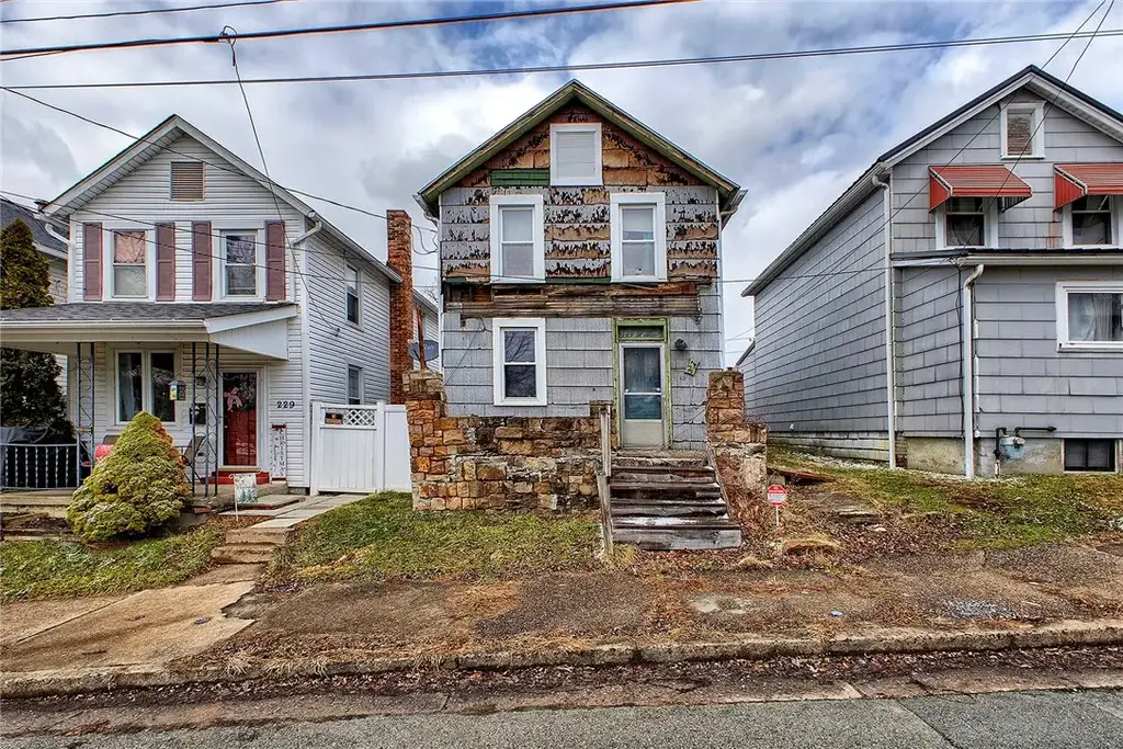 227 Avenue A, Latrobe