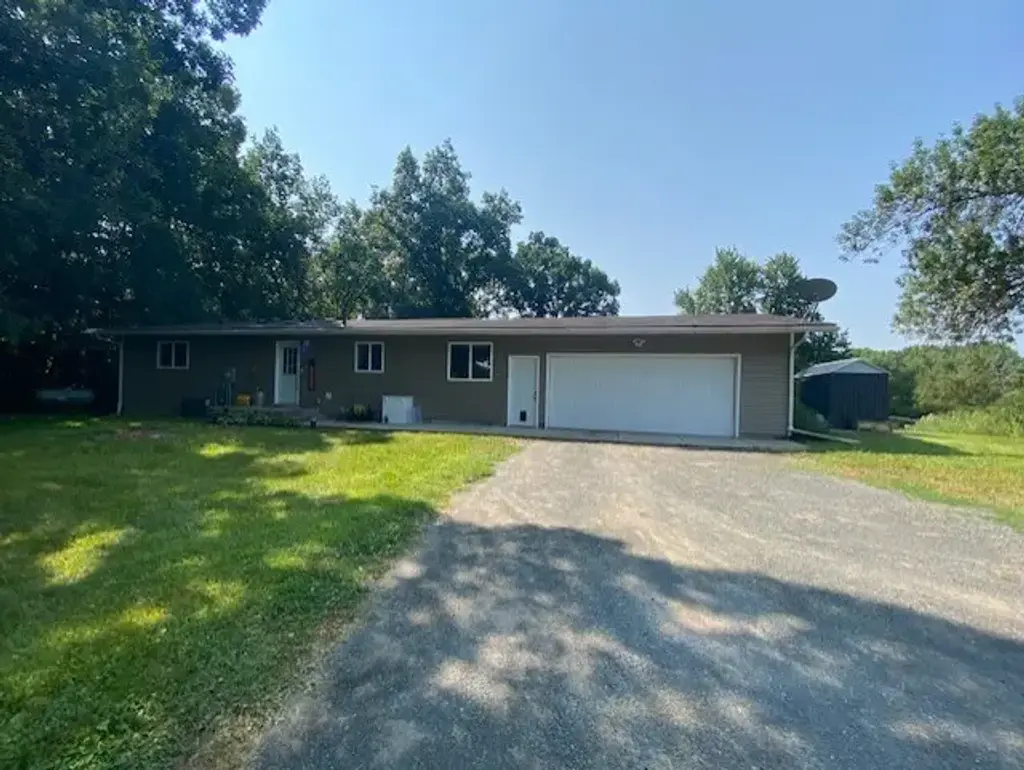 1351a 105th Avenue, Amery