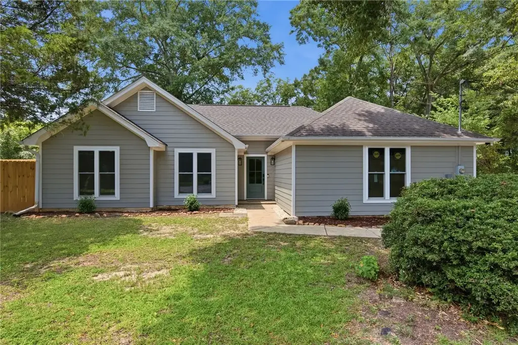 1424 Azalea Dr, Auburn