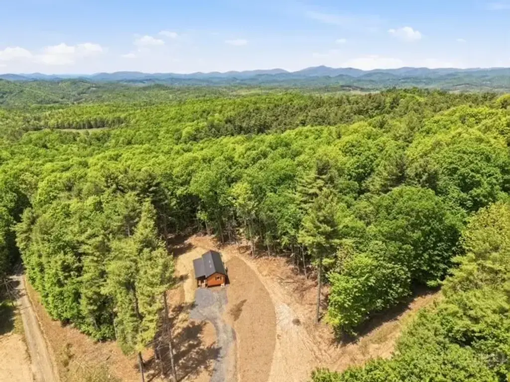 387 Tree Top Circle, Fleetwood